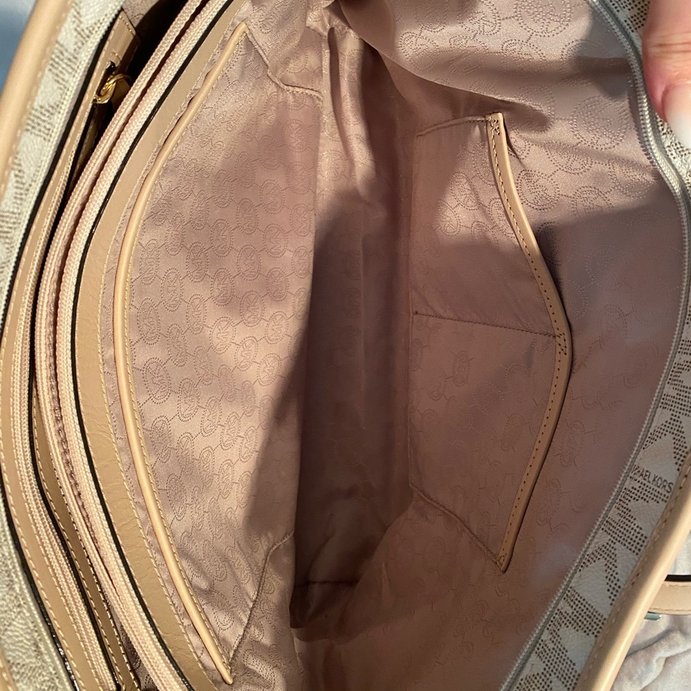 Travel tote - Picture 5 of 7